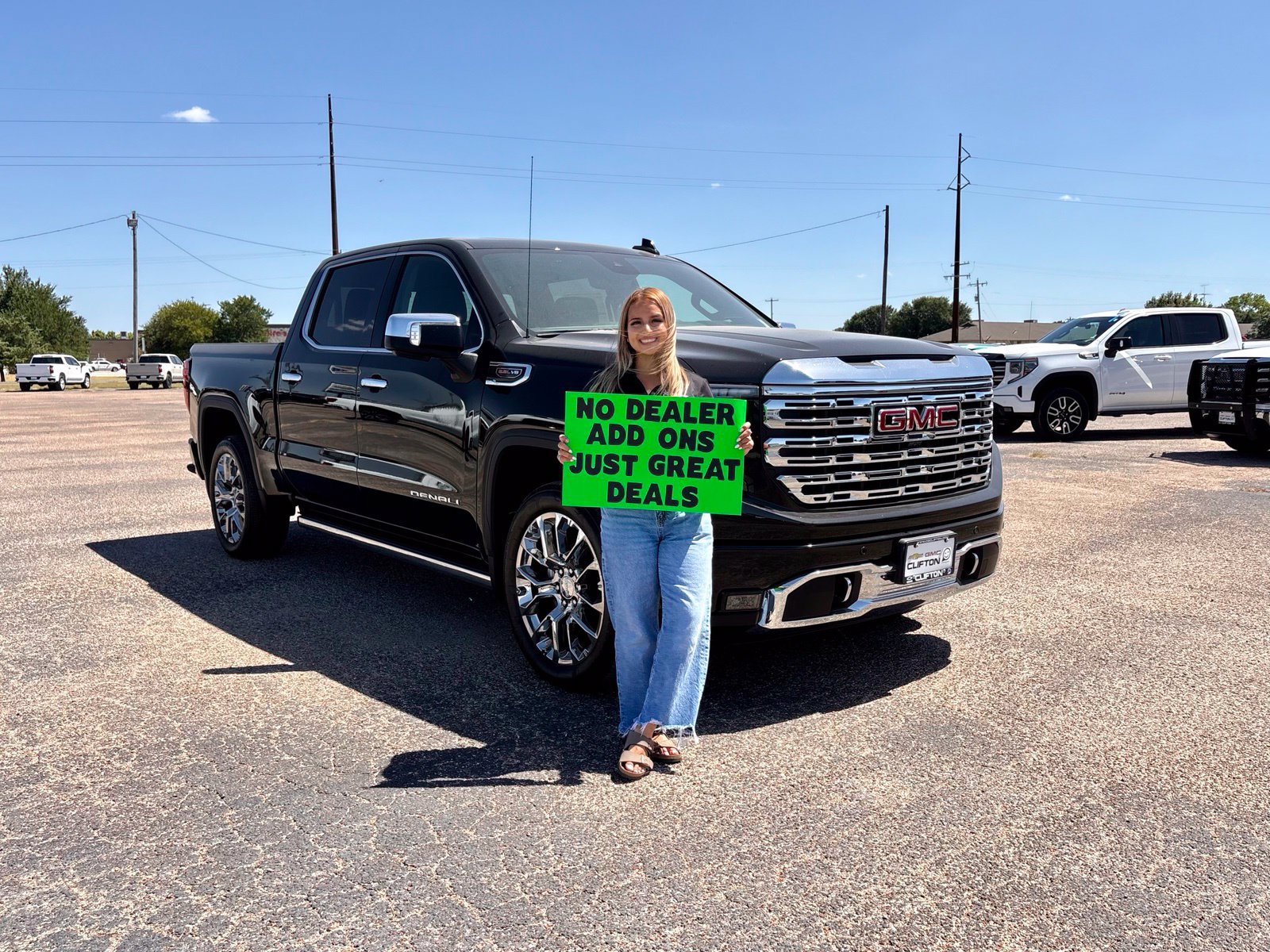 2026 GMC Sierra Denali 4WD Crew Cab Short Box - 1GTUUGELXTZ431883 ...