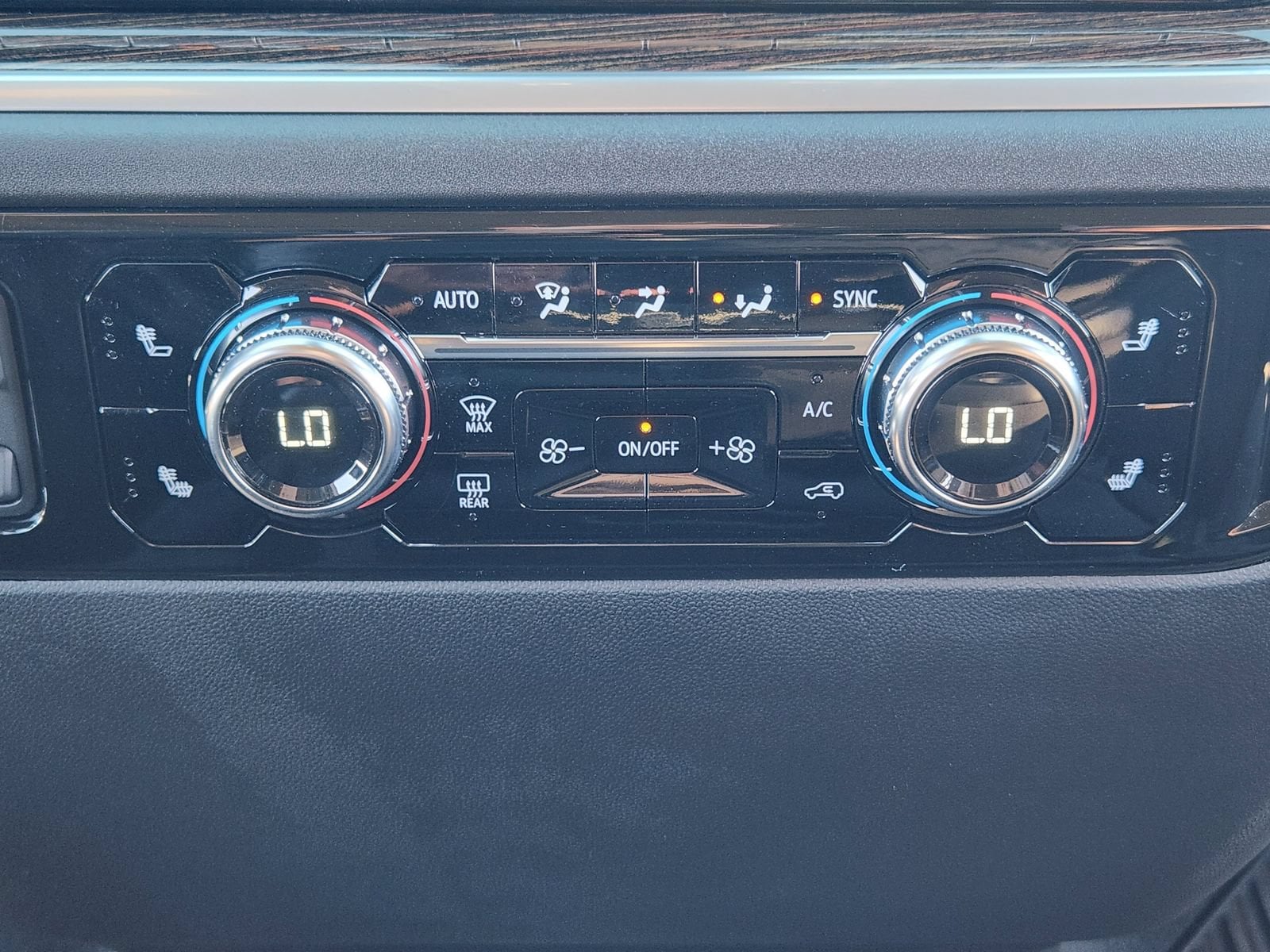 2026 GMC Sierra 1500 SLE - Photo 15