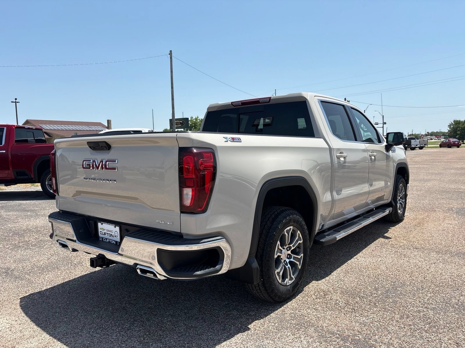 2026 GMC Sierra 1500 SLE - Photo 7