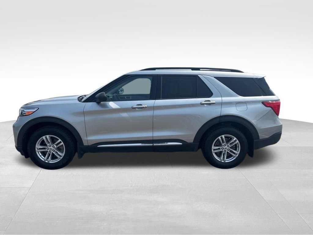 2023 Ford Explorer XLT photo 2