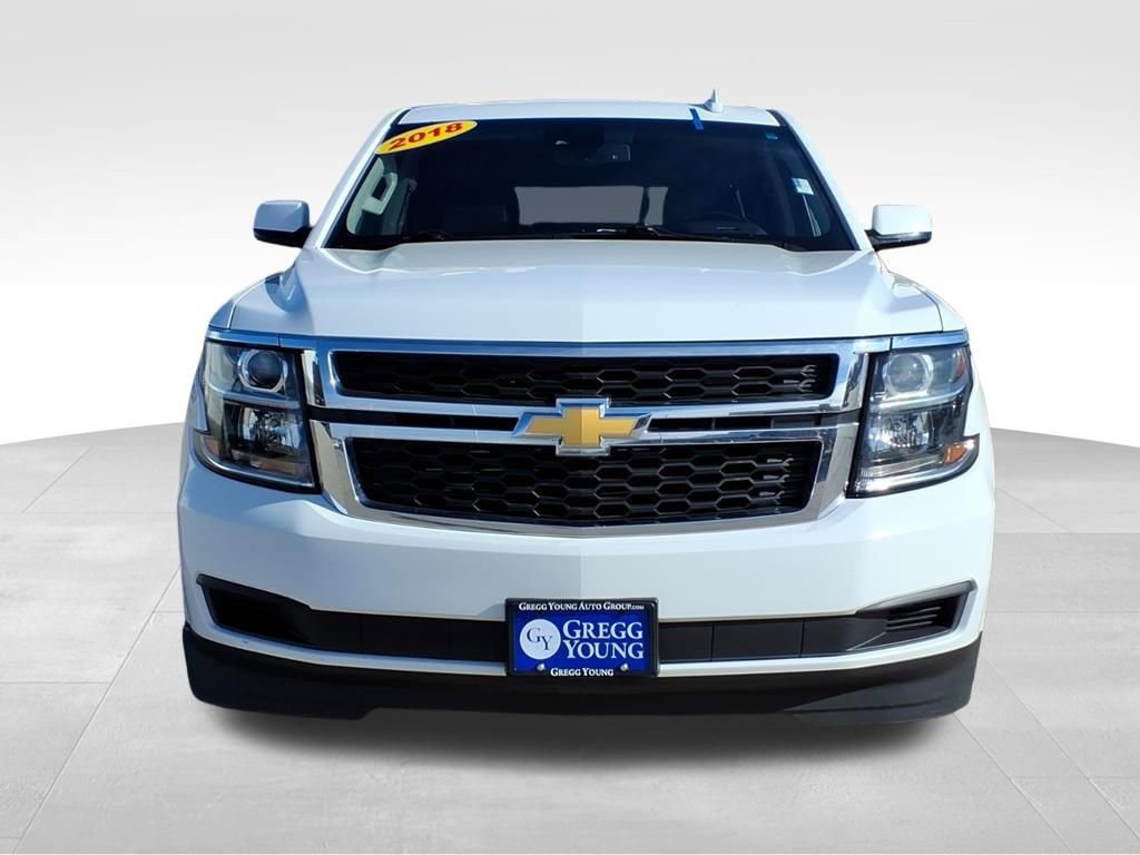 2018 Chevrolet Suburban LT photo 2