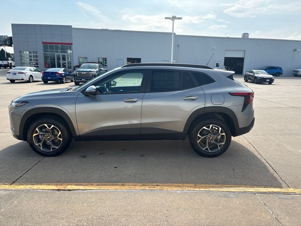 2026 Chevrolet Trax LT - Photo 10