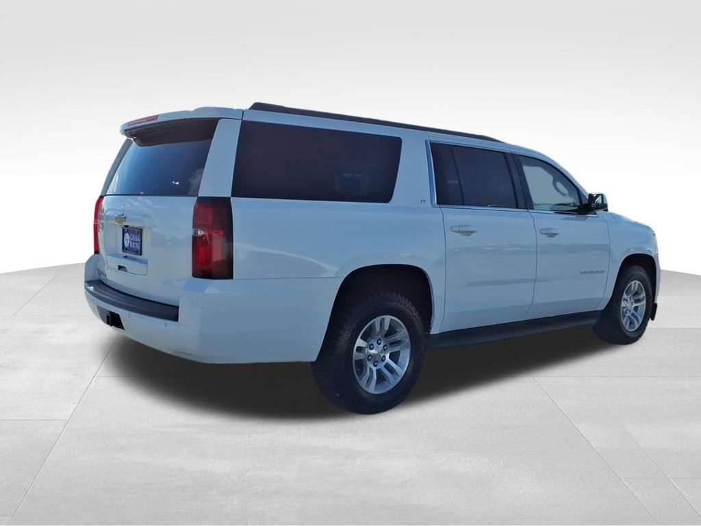 2018 Chevrolet Suburban LT photo 4