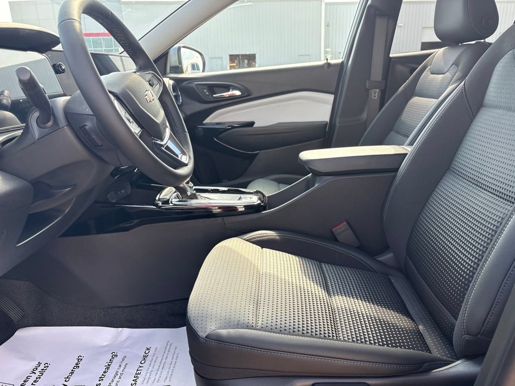 2026 Chevrolet Trax LT - Photo 15