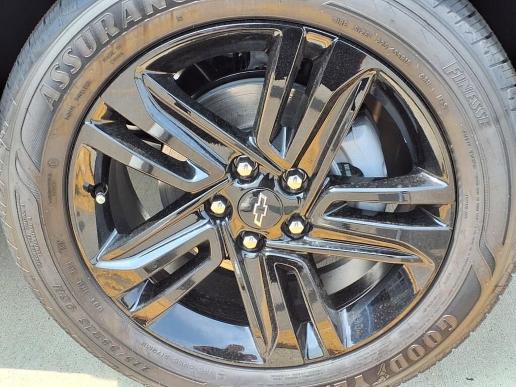 New 2025 Chevrolet Trax Activ SUV