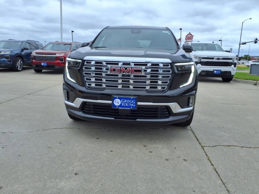 New 2025 GMC Acadia Denali SUV