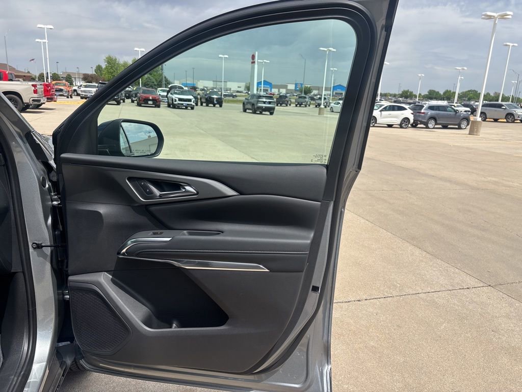 2026 Chevrolet Traverse LT - Photo 26