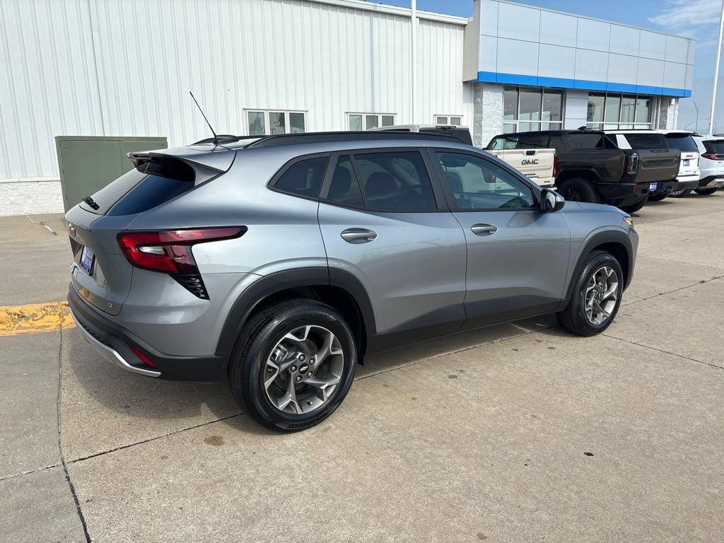 2026 Chevrolet Trax LT - Photo 6