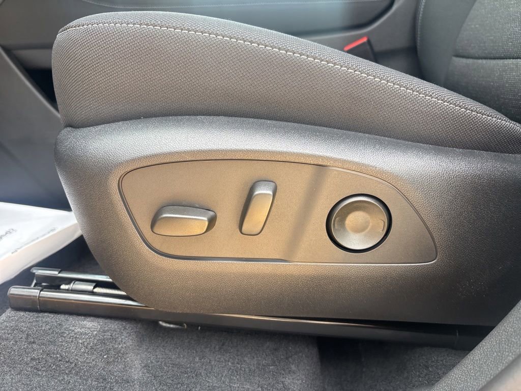 2026 Chevrolet Traverse LT - Photo 16