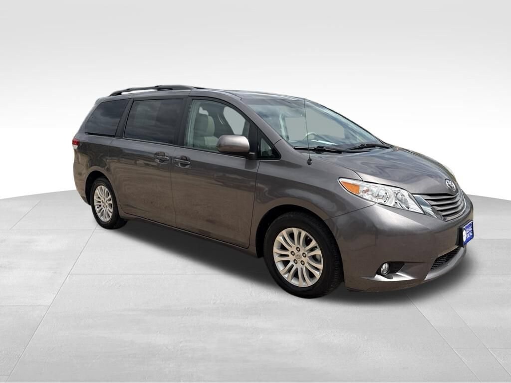 Used 2014 Toyota Sienna XLE