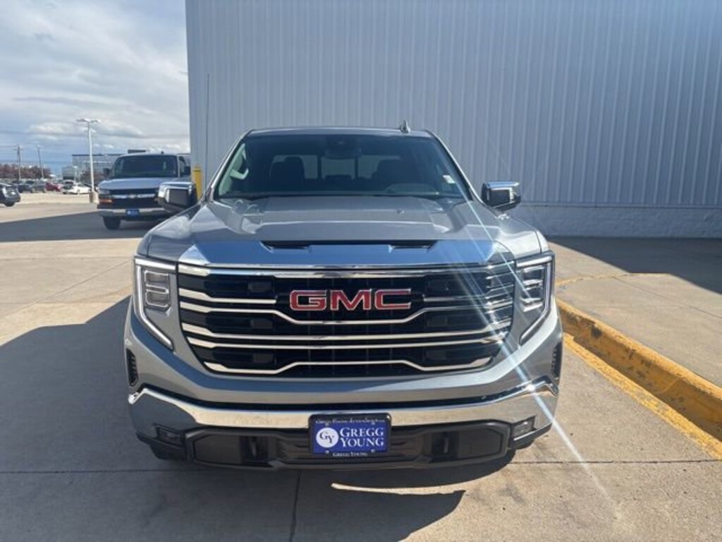 New 2025 GMC Sierra 1500 SLT Truck