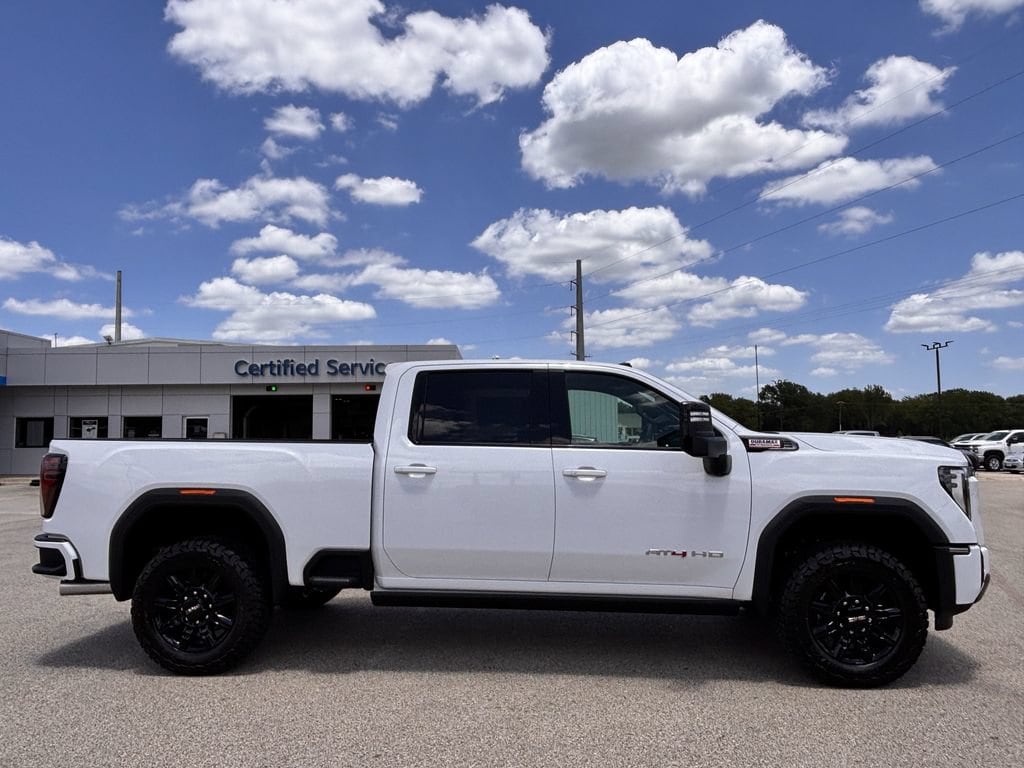 2026 GMC Sierra 2500HD AT4 - Photo 6