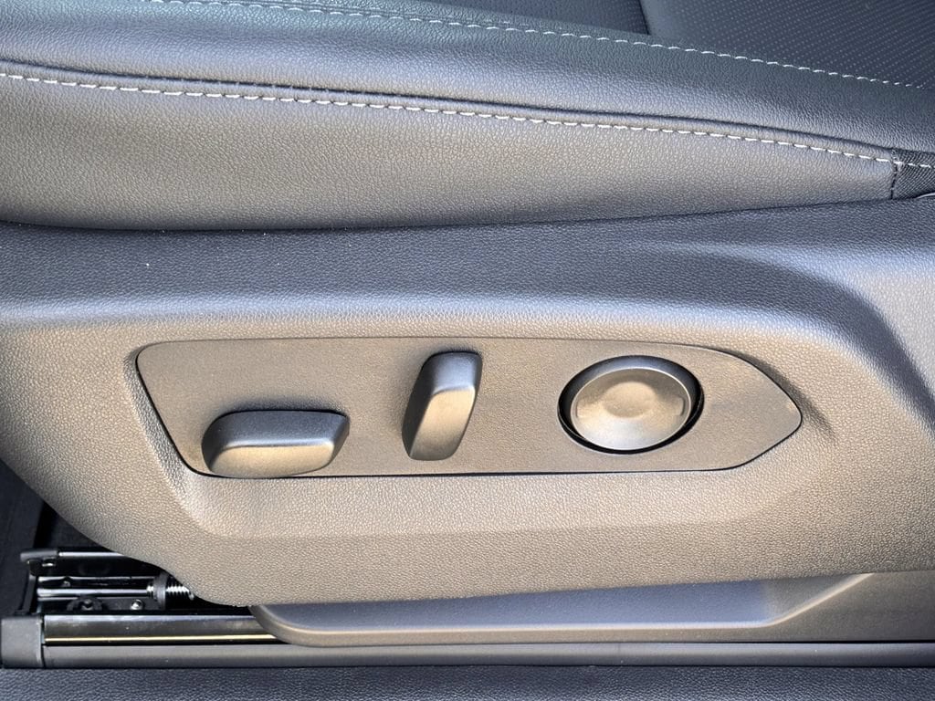 2026 GMC Sierra 1500 SLT - Photo 23