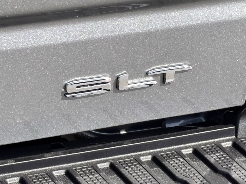 2026 GMC Sierra 1500 SLT - Photo 9