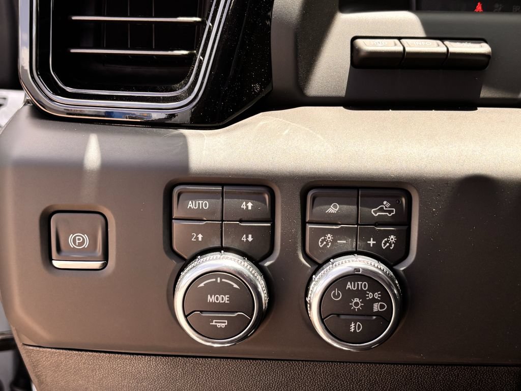 2026 GMC Sierra 2500HD AT4 - Photo 16