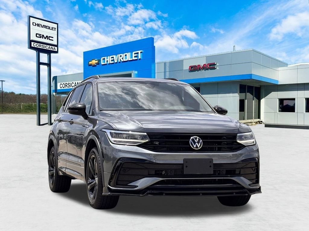 2023 Volkswagen Tiguan 2.0T SE R-Line Black's photo