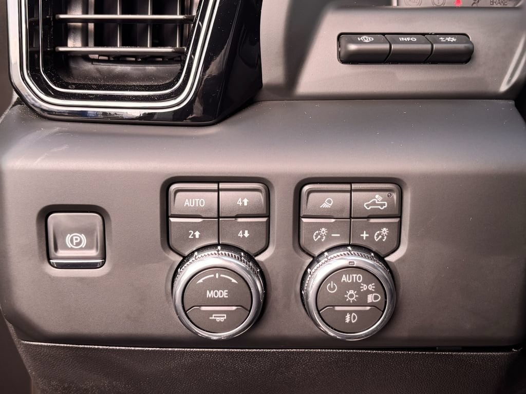 2026 GMC Sierra 2500HD AT4X - Photo 17