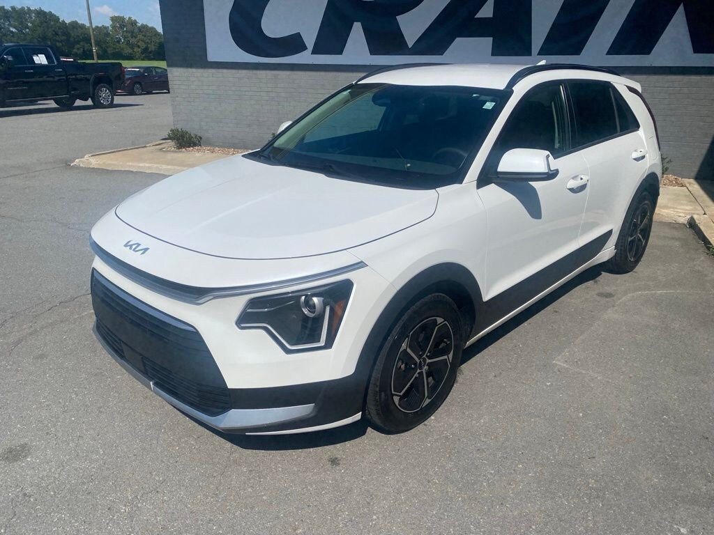 Used 2023 Kia Niro EX SUV