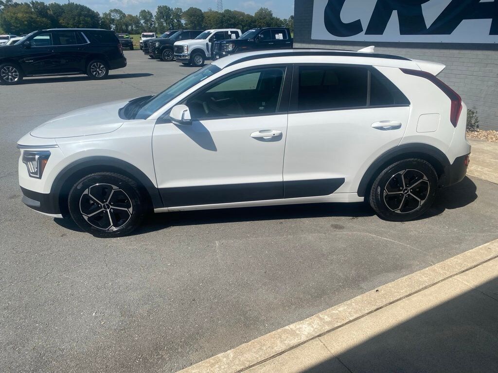 Used 2023 Kia Niro EX SUV