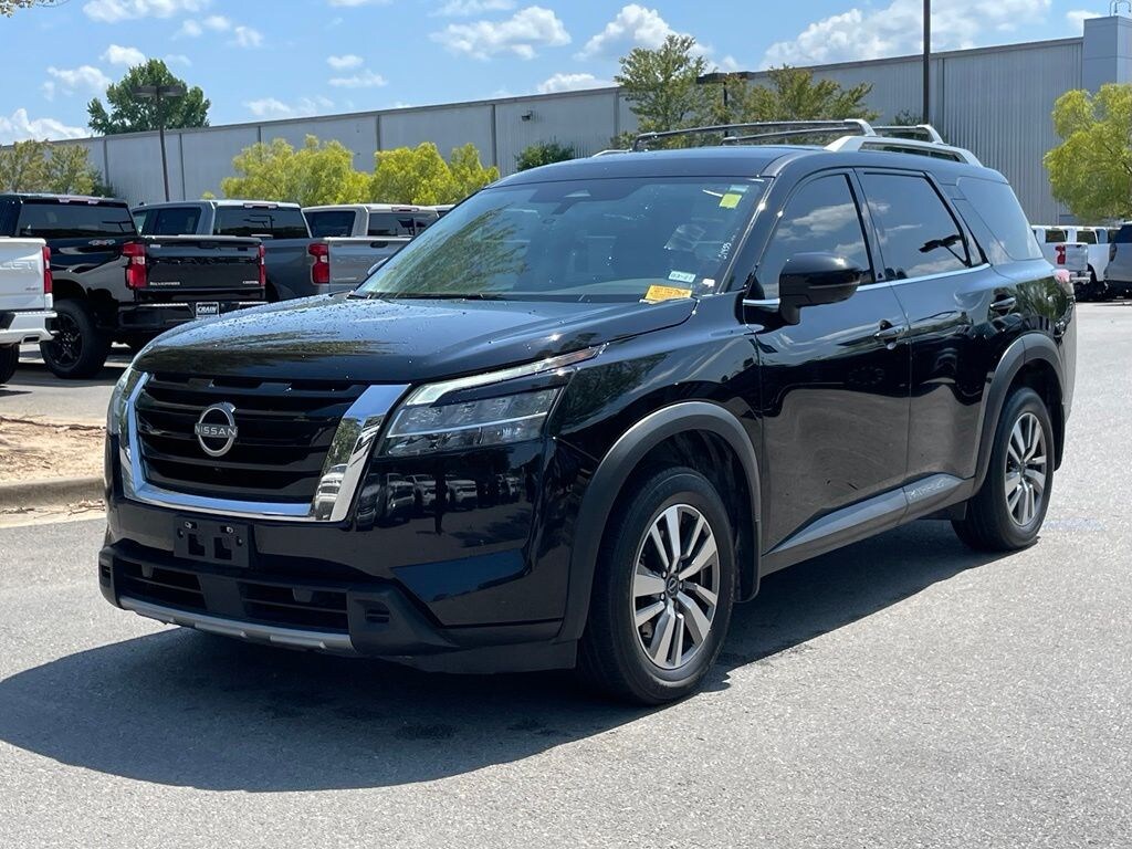 Used 2023 Nissan Pathfinder SL SUV