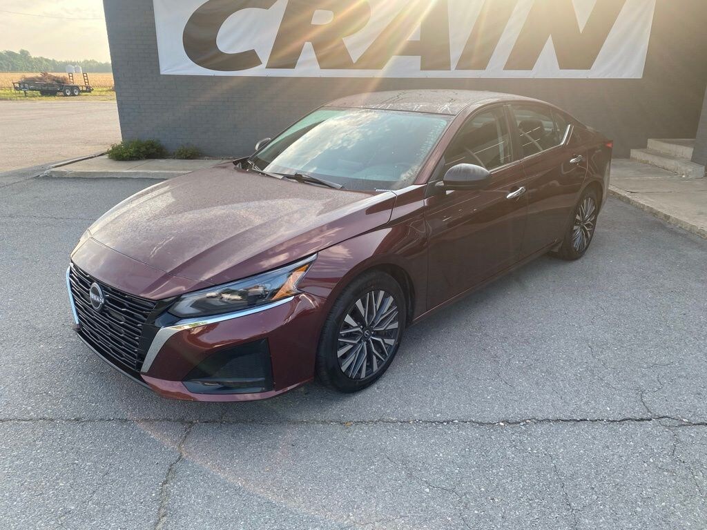 Used 2025 Nissan Altima 2.5 SV Sedan