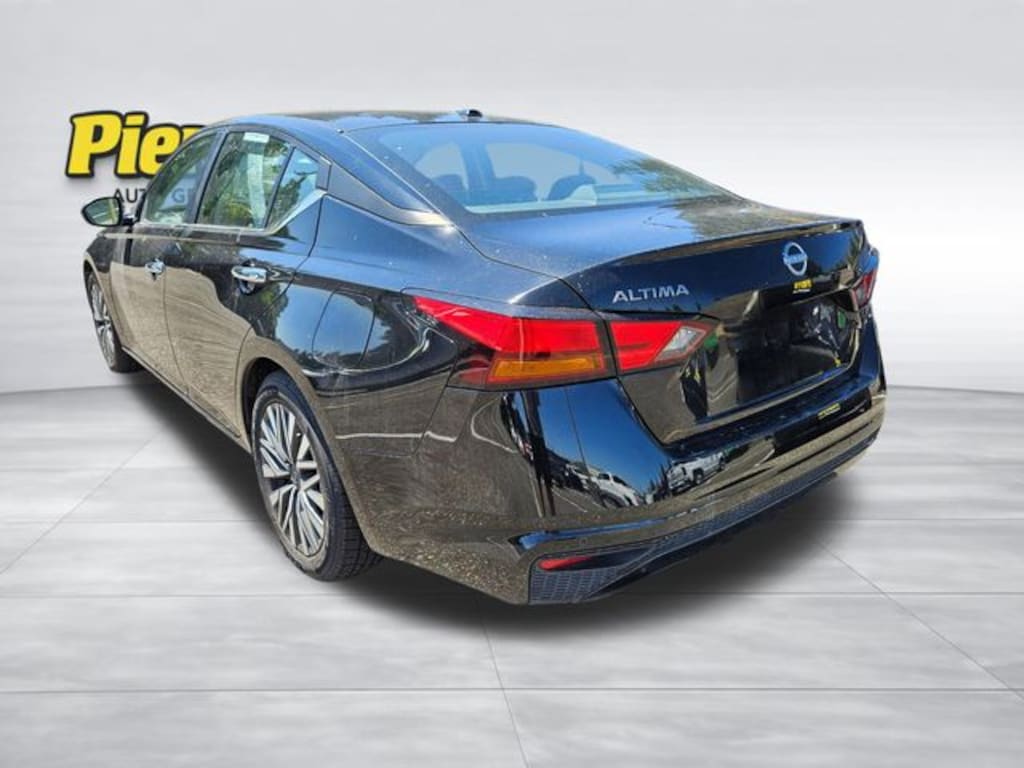 Used 2024 Nissan Altima 2.5 SV Sedan