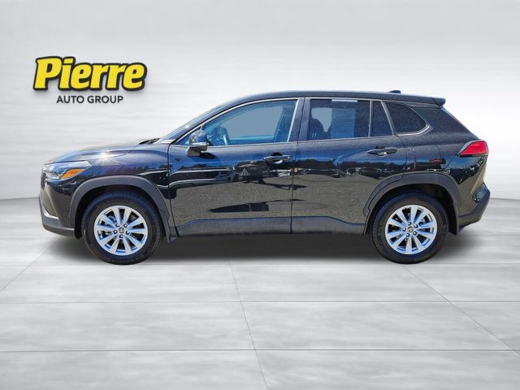 Used 2025 Toyota Corolla Cross LE SUV