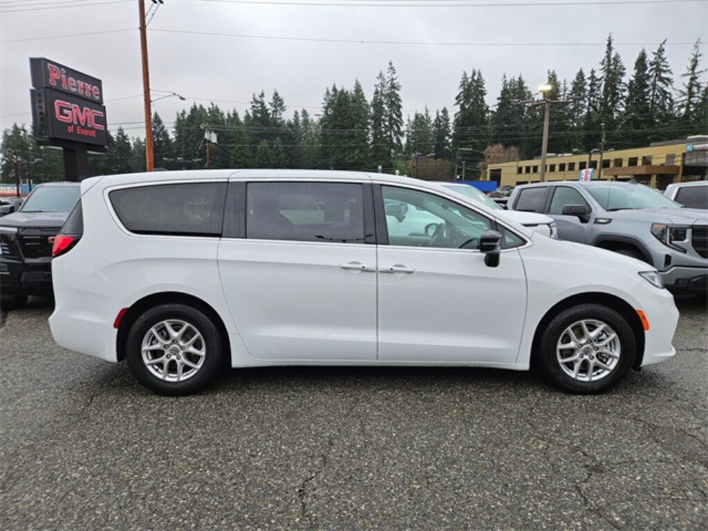 Used 2024 Chrysler Pacifica Touring L Van Passenger Van