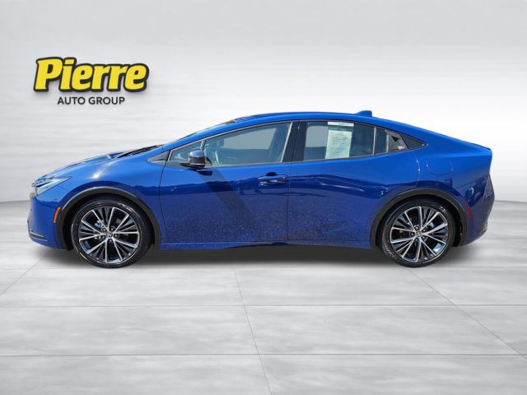 Used 2023 Toyota Prius XLE Hatchback