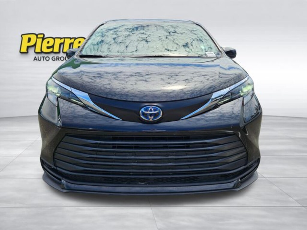 Used 2024 Toyota Sienna LE Van Passenger Van