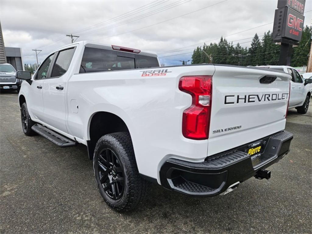 Used 2025 Chevrolet Silverado 1500 LT Trail Boss Truck Crew Cab