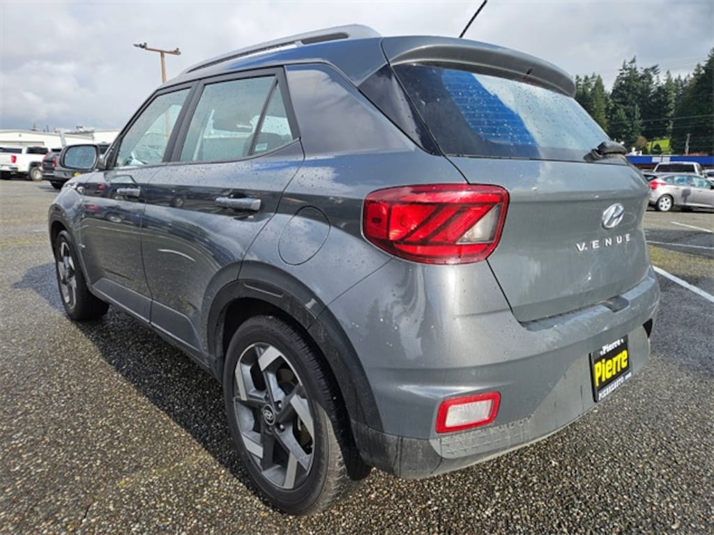 Used 2025 Hyundai Venue SEL SUV