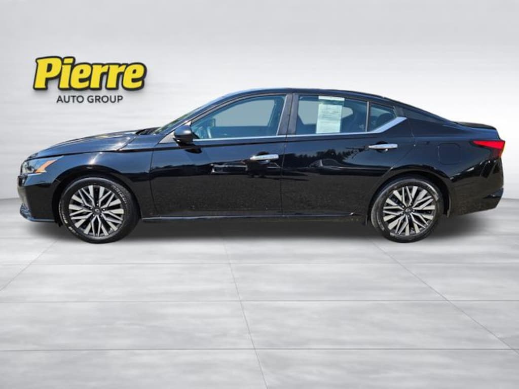 Used 2024 Nissan Altima 2.5 SV Sedan