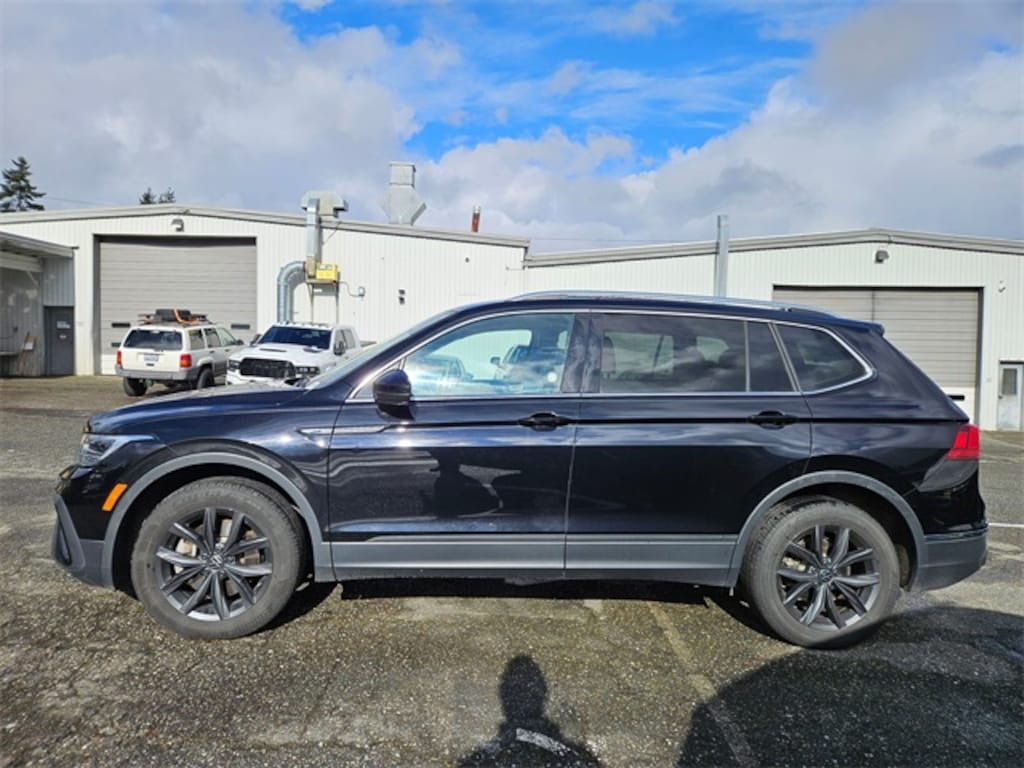 Used 2024 Volkswagen Tiguan 2.0T SE SUV