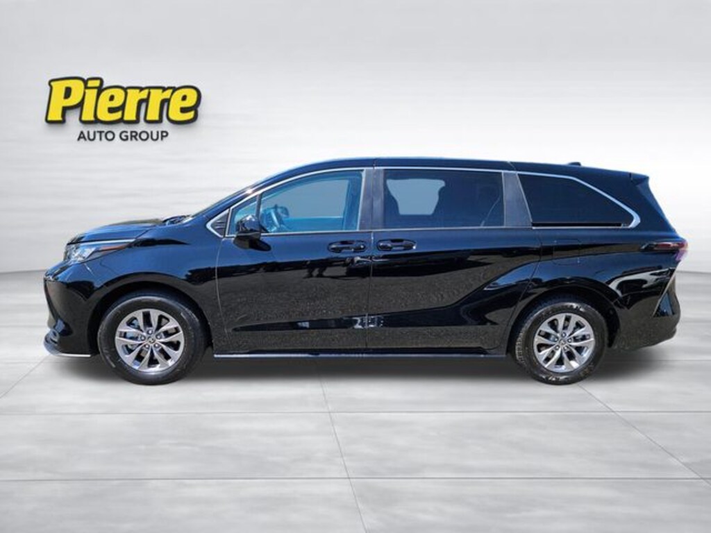 Used 2024 Toyota Sienna LE Van Passenger Van