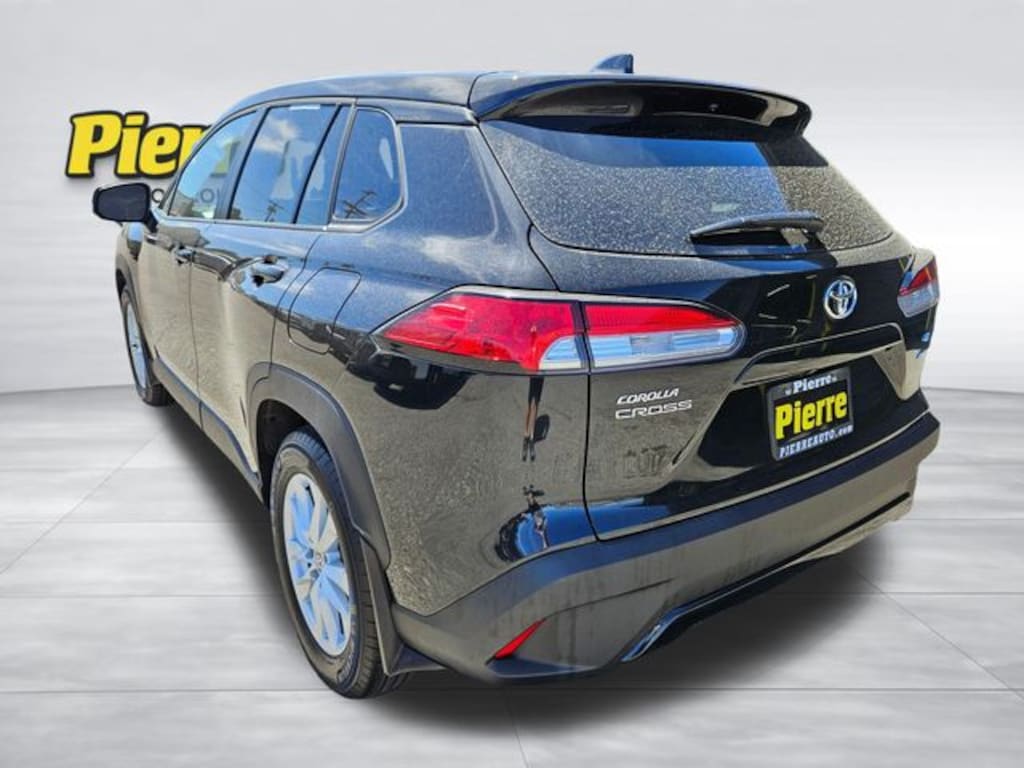 Used 2025 Toyota Corolla Cross LE SUV
