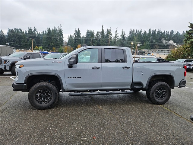 2025 Chevrolet Silverado 2500HD ZR2 photo 2
