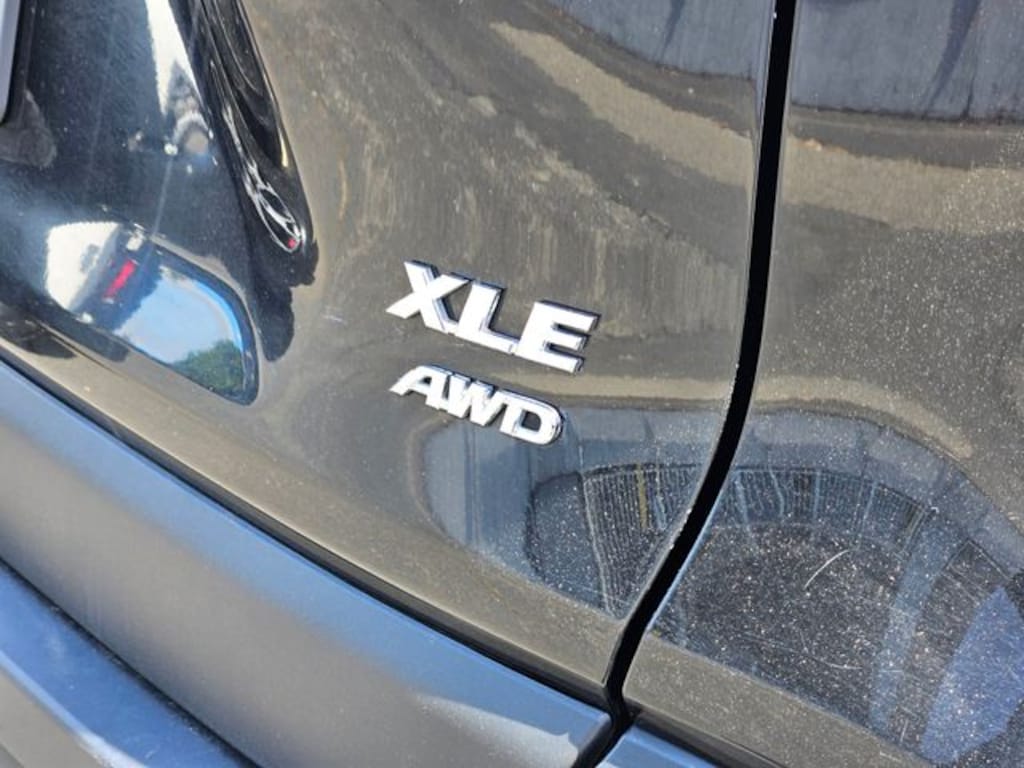 Used 2025 Toyota RAV4 XLE SUV