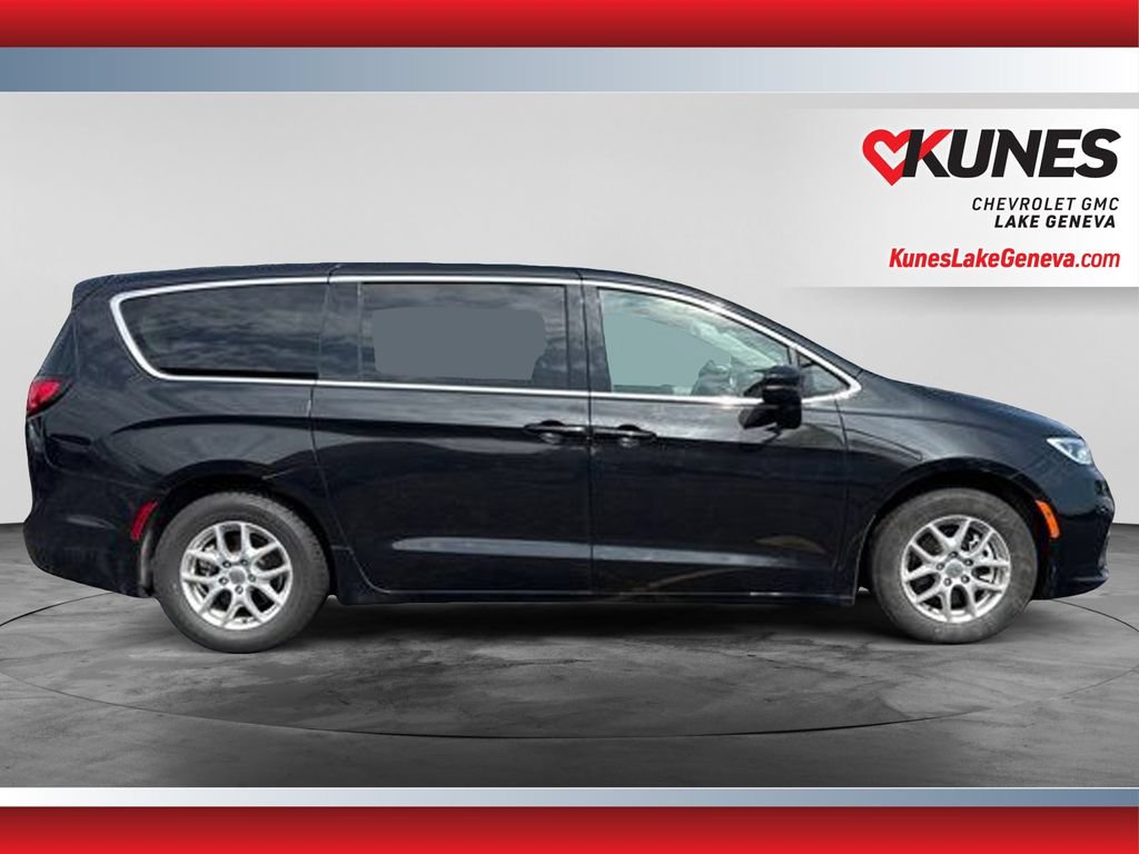 Used 2023 Chrysler Pacifica Touring L