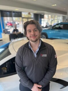 Staff member Vince Danno from ID_6f95e6