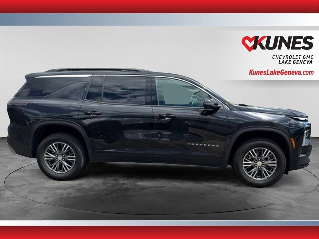 Used 2024 Chevrolet Traverse LT SUV