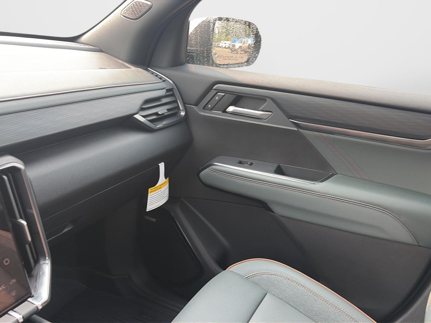 2026 GMC Acadia AT4 - Photo 30