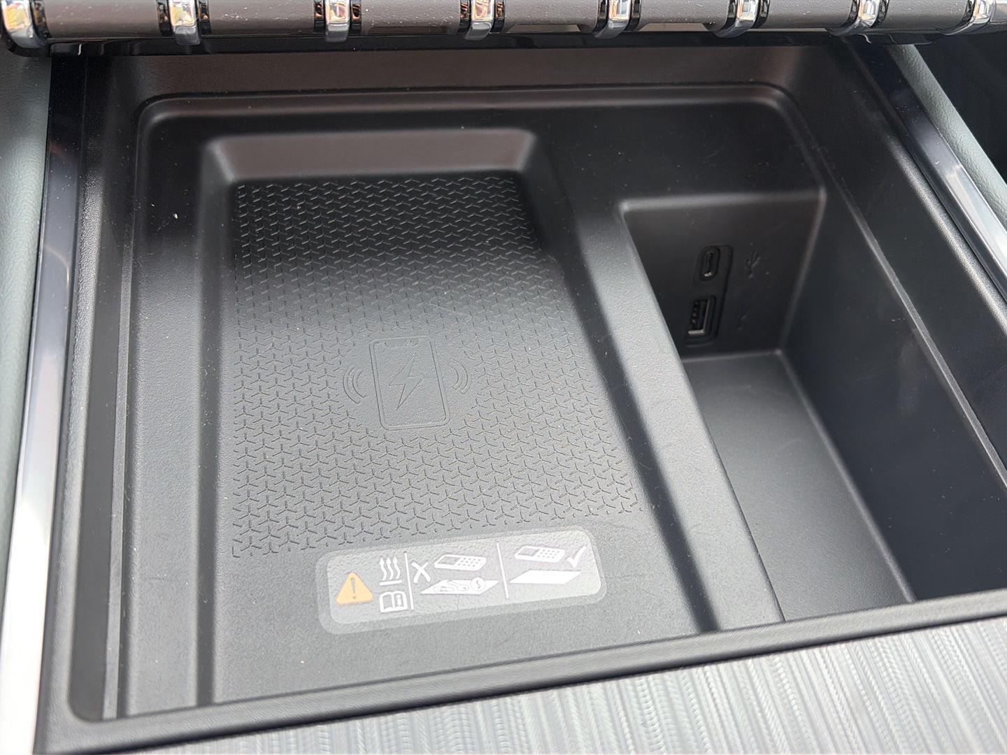 2026 GMC Acadia AT4 - Photo 27