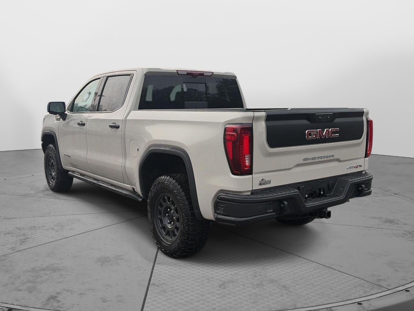 2026 GMC Sierra 1500 AT4X - Photo 9