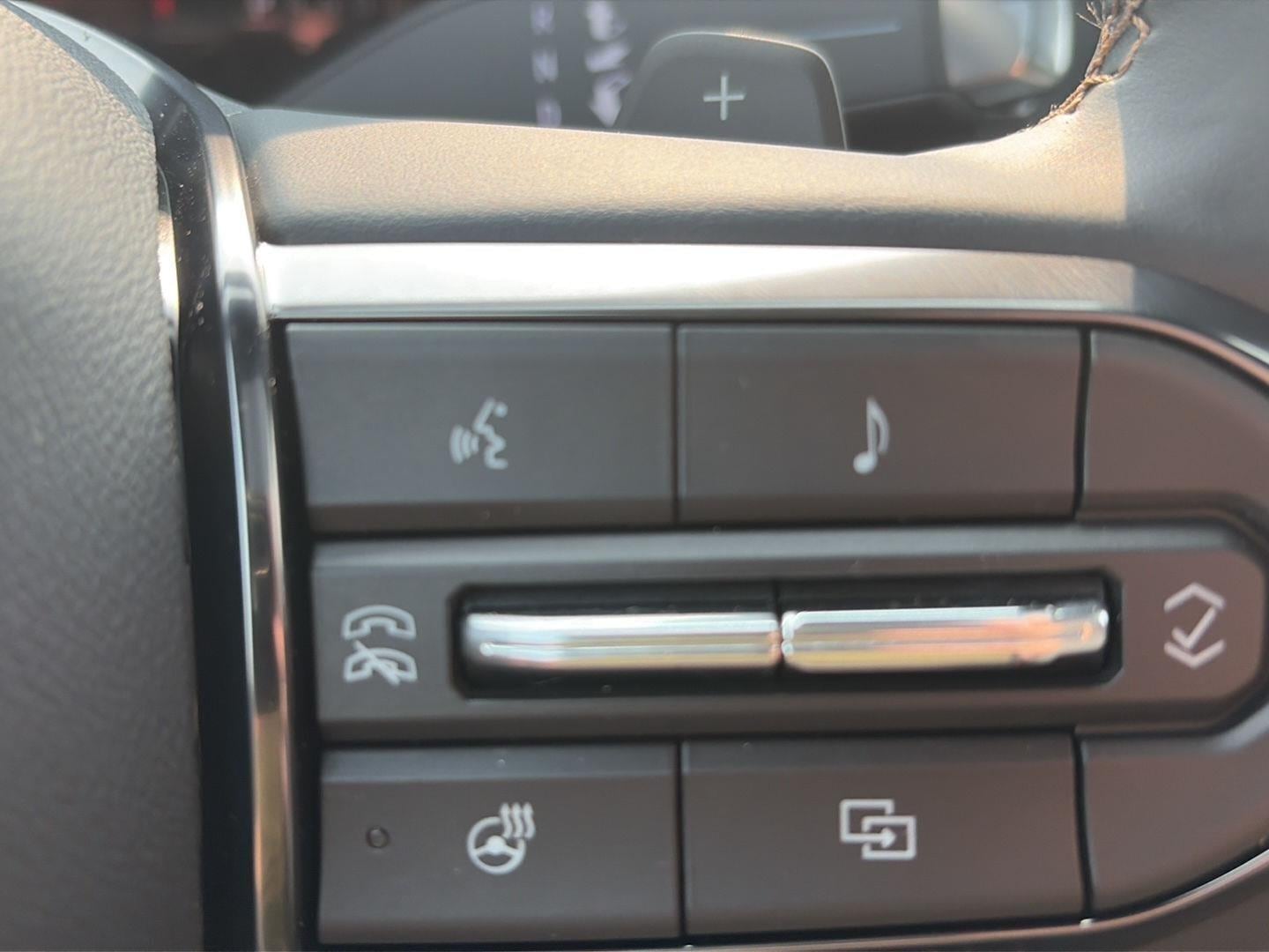 2026 GMC Acadia AT4 - Photo 18