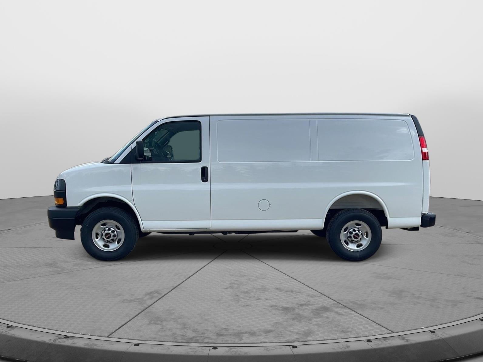 2026 GMC Savana Cargo Work Van - Photo 16