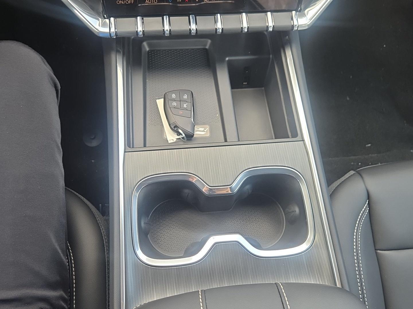 2026 GMC Acadia Elevation - Photo 26