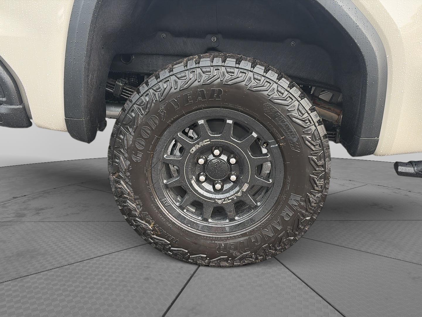 2026 GMC Sierra 1500 AT4X - Photo 14