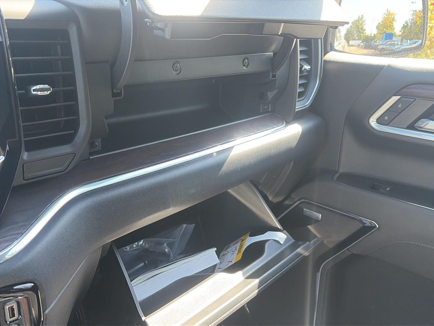 2026 GMC Sierra 1500 SLT - Photo 26