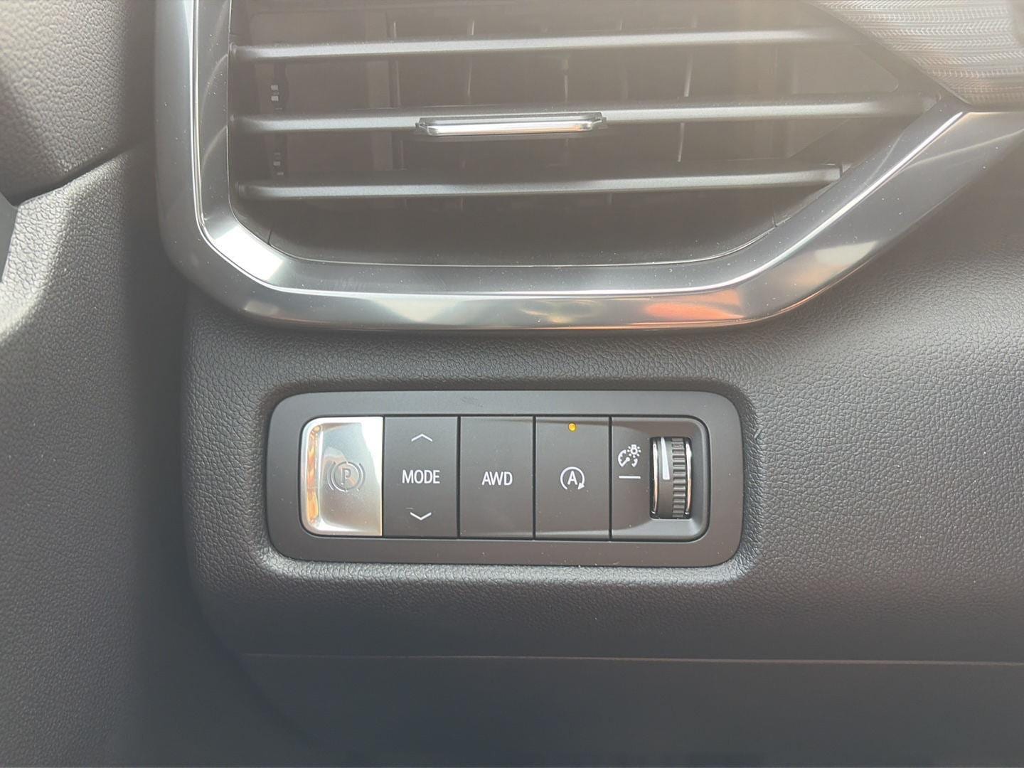 2026 GMC Acadia AT4 - Photo 21